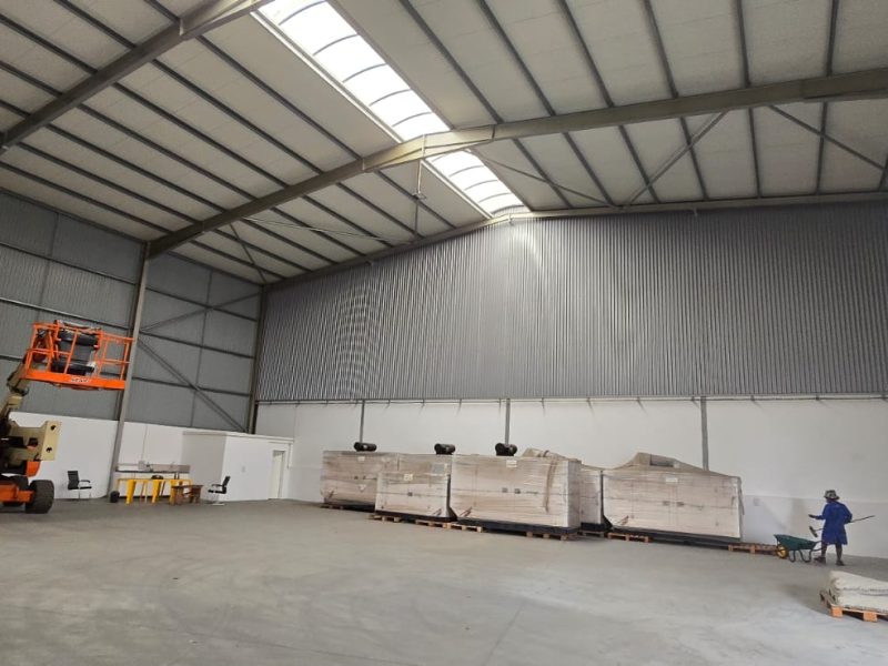 Arrenda-se armazém com 864m² na Av. De Moçambique