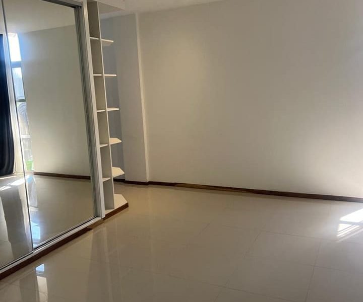 Arrenda-se T3 na Costa do sol (Rua da escola)