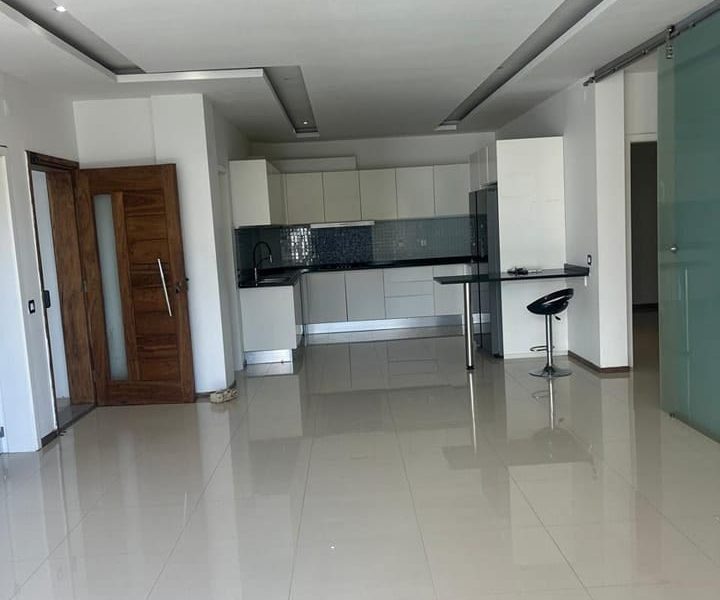 Arrenda-se T3 na Costa do sol (Rua da escola)