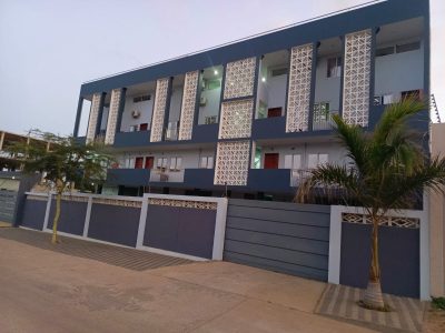 ARRENDA-SE TIPO2 NO BAIRRO DE LAULNE DENTRO DE UM CONDOMÍNIO