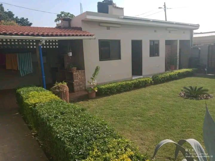 Vende-se vivenda tipo2 no bairro de mahotas muswaze (CMc)