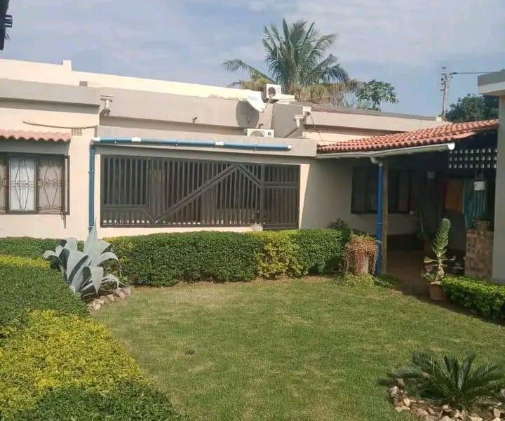 Vende-se vivenda tipo2 no bairro de mahotas muswaze (CMc)