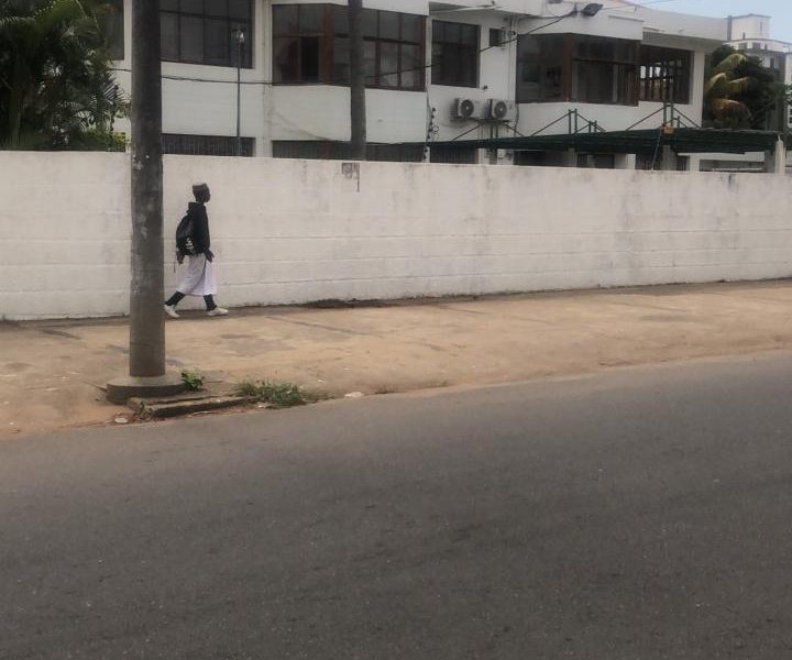 Arrenda-se Moradia com 30 Compartimentos na Sommershield Av. Agostinho Neto