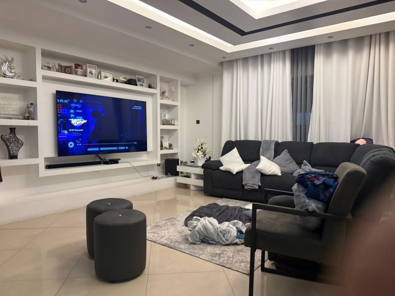 Vende-se T3 na Ronil (Bairro central)