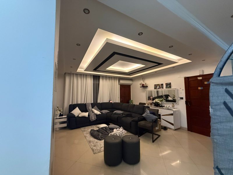 Vende-se T3 na Ronil (Bairro central)