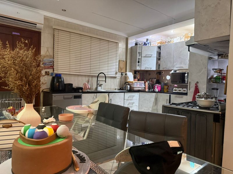 Vende-se T3 na Ronil (Bairro central)