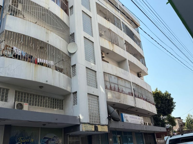 Vende-se T3 na Ronil (Bairro central)