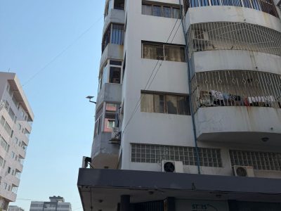 Vende-se T3 na Ronil (Bairro central)