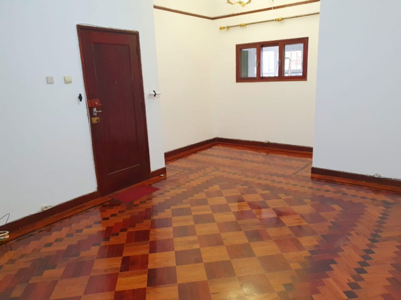 Arrenda-se Apartamento T2 no B. Central (rua da igreja)