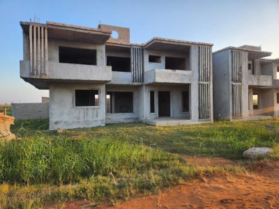 Vende se uma duplex na costa do sol mapulene
