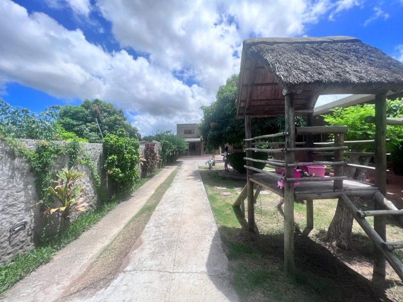 Vende-se: Moradia Espaçosa em Tsalala, Bairro Km15