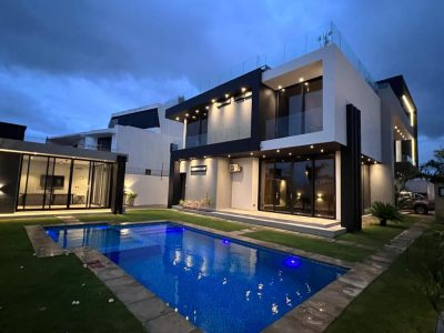 Vende-se Luxuosa moradia duplex T4 na Costa do sol - Mapulene