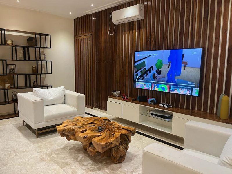 Vende-se Luxuosa moradia duplex T4 na Costa do sol - Mapulene